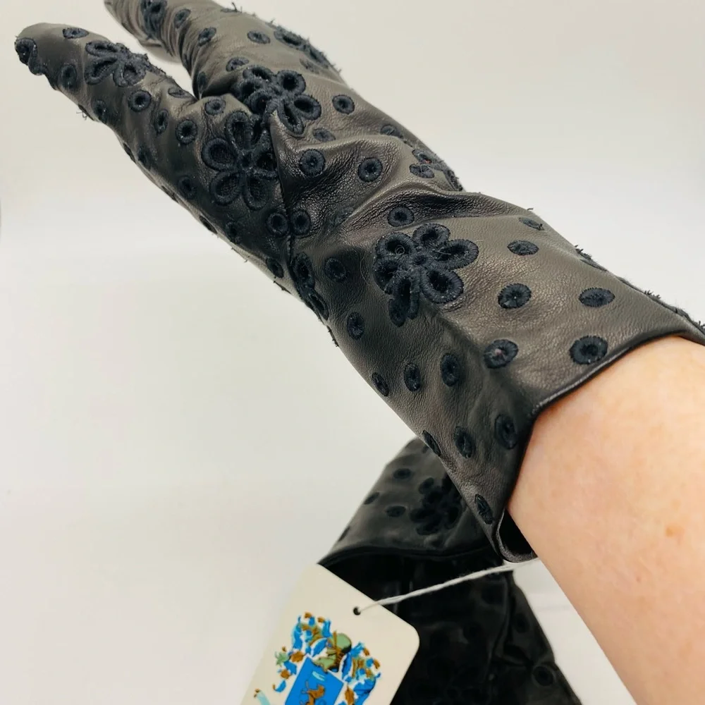 NWT Portolano Italian Leather Long Gloves Silk Lined Floral Detail Black Medium